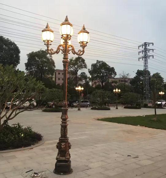 花季传媒APP下载安装照明翻砂铝/压铸铝庭院灯安装后亮灯效果